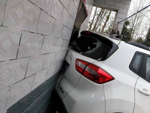 若何倒车(泛泛倒车怎样倒)