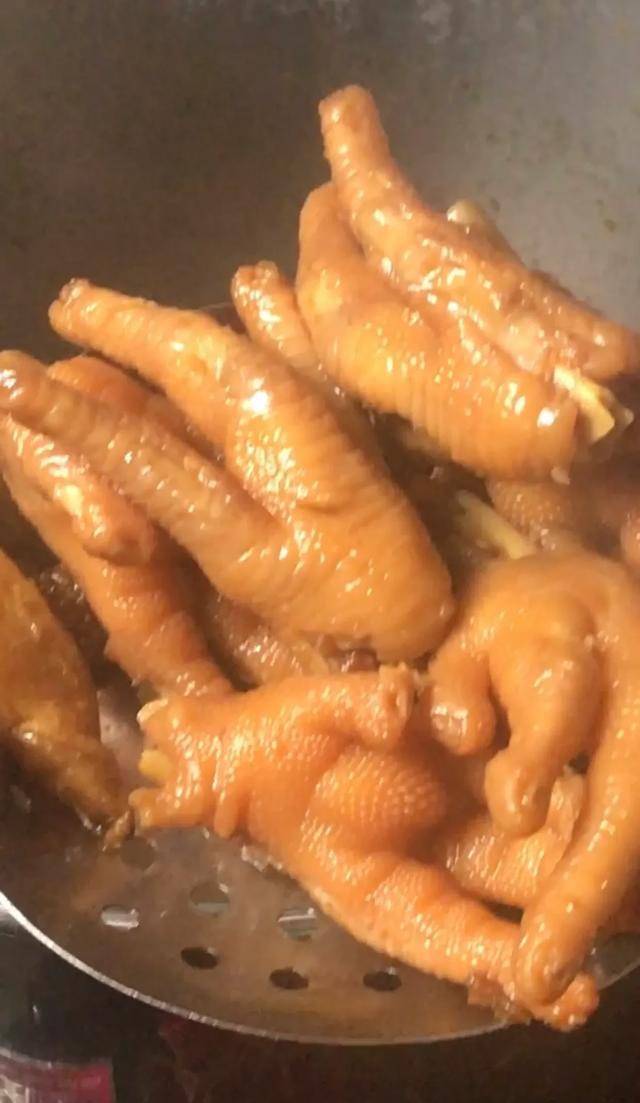 若何卤鸡爪(卤鸡爪不烂的法门)