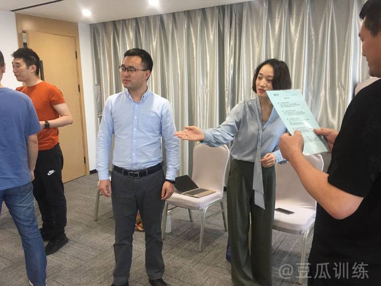 若何进步措辞构造才能(若何进步本身的情商和谈锋)