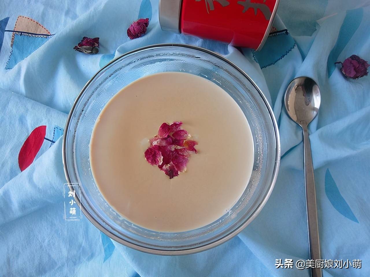 若何煮奶茶(若何做奶茶简略只用3种资料)