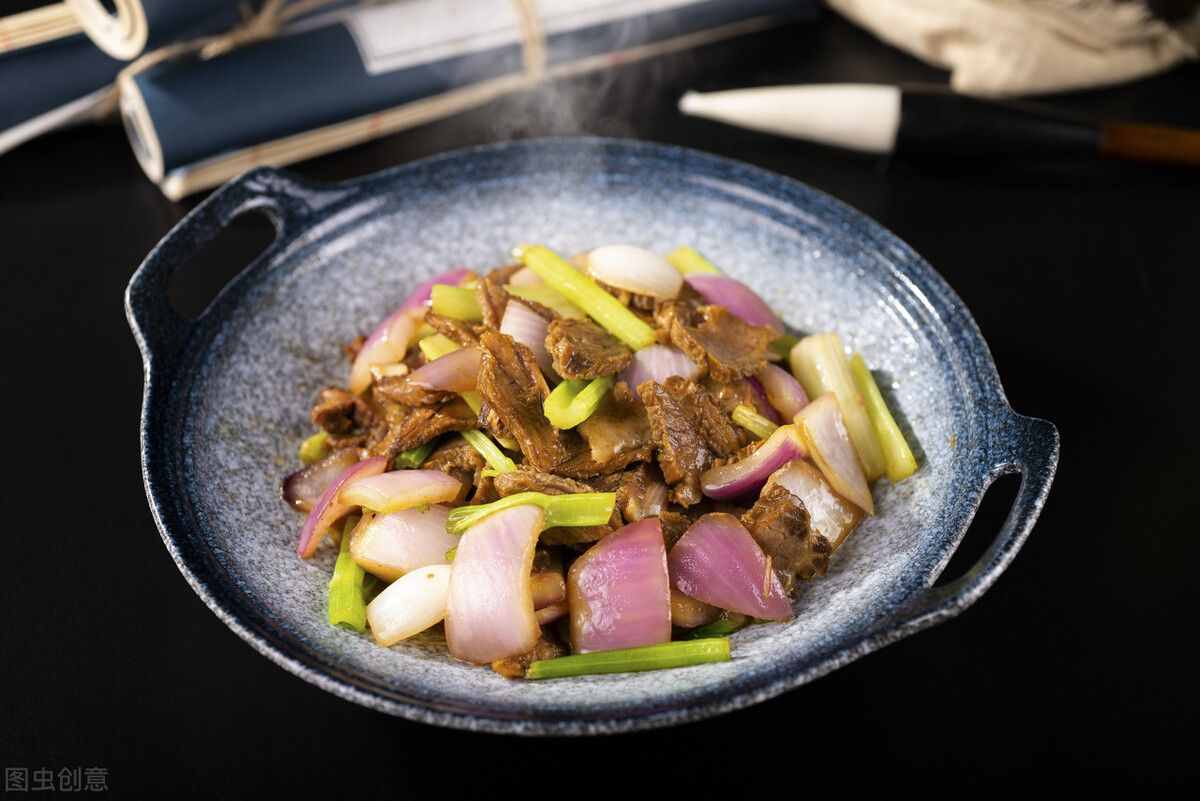 牛肉若何炒才嫩（保障牛肉香嫩有窍门）