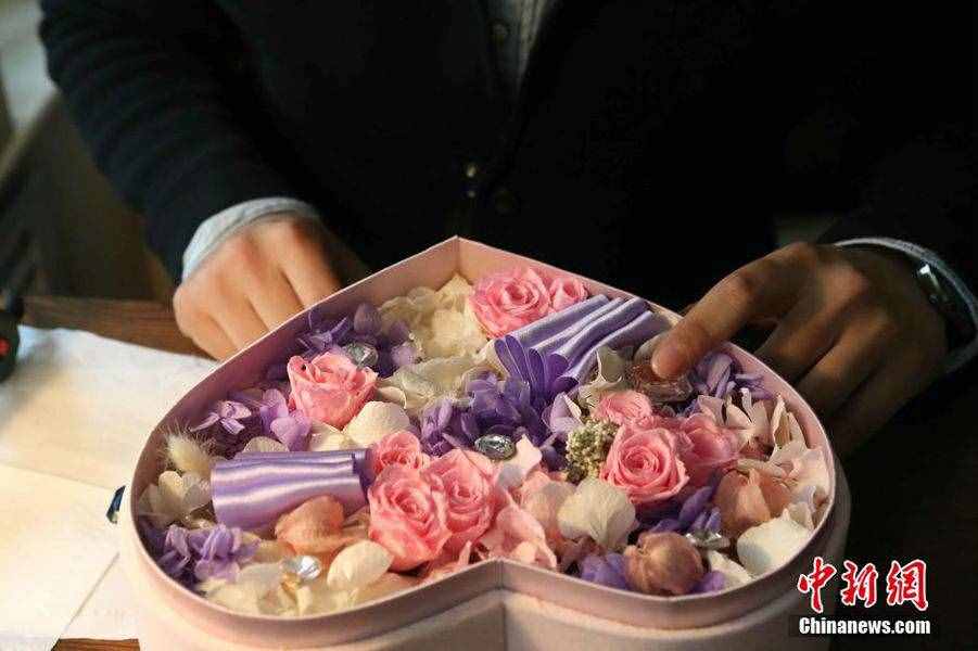 恋人节送甚么给妻子（恋人节礼品送甚么给妻子女朋友好？）