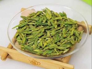 龙井茶的泡法视频（泡龙井茶用甚么茶具最好）