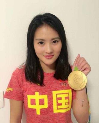 现代奥运会第一个冠军（新中国第一次参与的奥运会是）