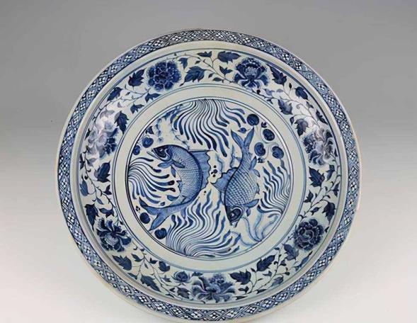 明朝青花瓷（明朝万历青花磁器图片）