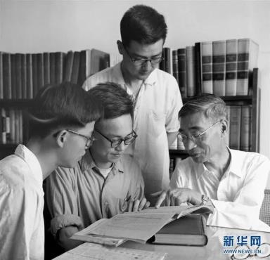 两弹一星是甚么(邓稼先的首要业绩简介20字)