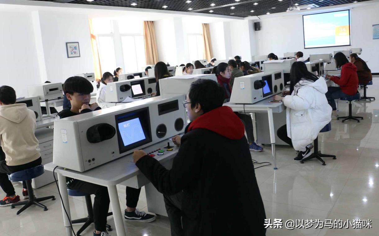 理科女生合适的专业（理科女生专业保举）