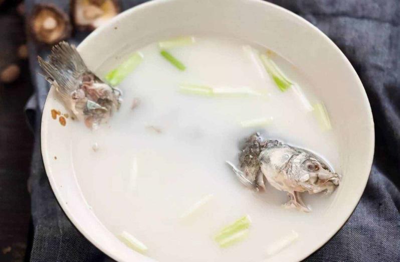 清炖鱼若何做！（清炖鱼若何做才不腥？）