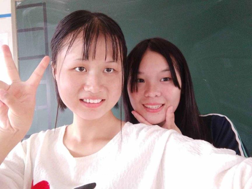 大脸合适甚么短发(脸大的剪甚么短发都雅)