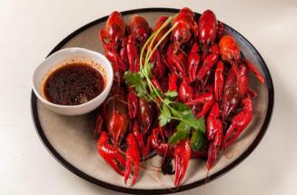 小龙虾要带汤一路冷冻吗