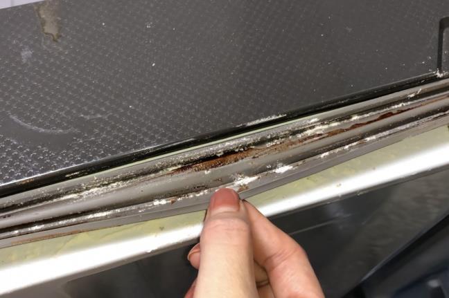 冰箱封条臭了怎样洗濯