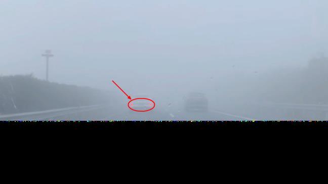 双闪是哪一个(远近光灯和双闪灯的区分)