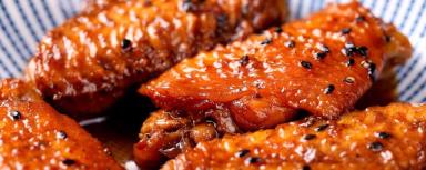 用烤箱烤鸡翅用锡纸吗