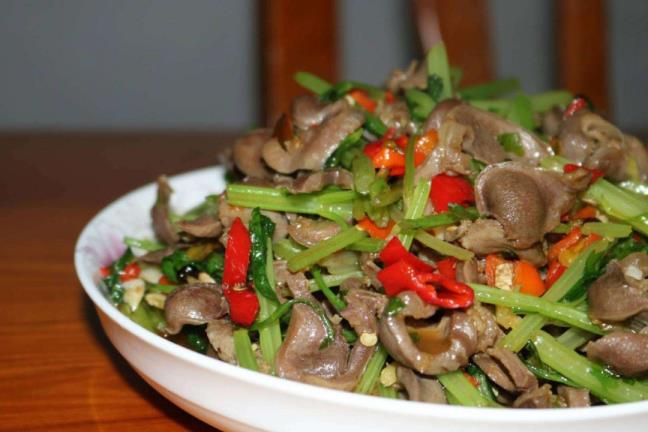 芹菜炒鸡胗
