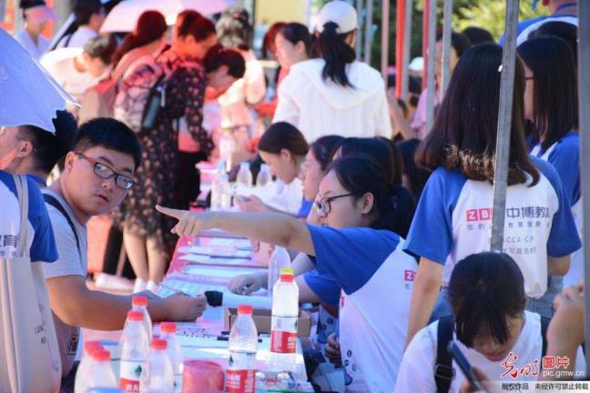 大学重生报道须要带的工具