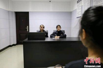 德宏是那里的(云南德宏女人的特色)