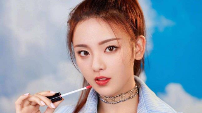 杨超越小我材料简介