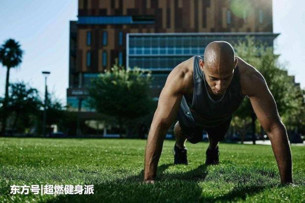若何练俯卧撑能够练到胸肌