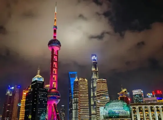上海世博源阳光谷流光夜景到底几点开灯？这份时间表请收好🌃