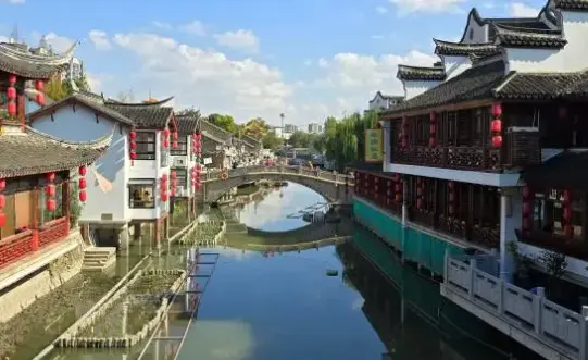 上海世博源阳光谷流光夜景到底几点开灯？这份时间表请收好🌃