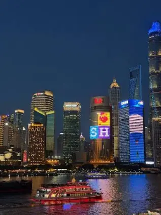 上海世博源阳光谷流光夜景到底几点开灯？这份时间表请收好🌃