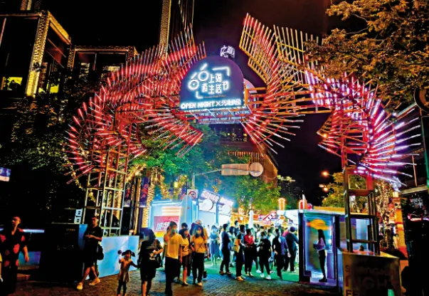 上海世博源阳光谷流光夜景到底几点开灯？这份时间表请收好🌃